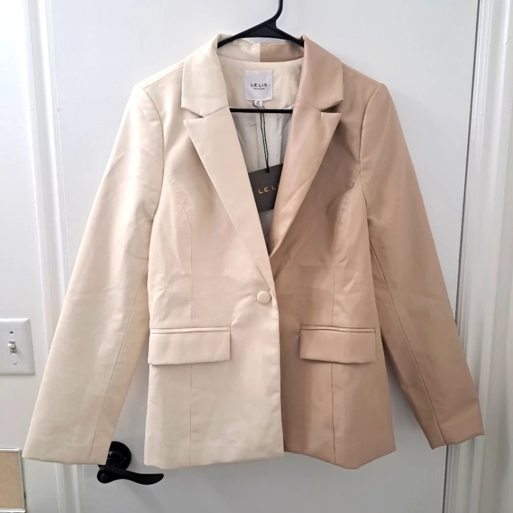 NEW Le Lis Two Tone Cream Tan Faux Leather Women's Blazer Jacket Size Medium - Picture 1 of 5